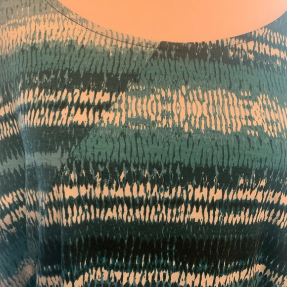 New Directions plus size 3x pretty shark bite aqua top - Picture 2 of 8